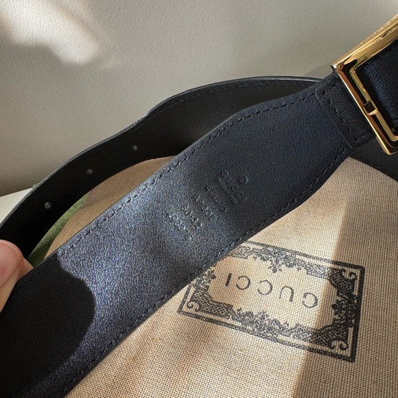 Gucci Elegant Black Leather Belt with Gold Accents, size 36” - Picture 3 of 3